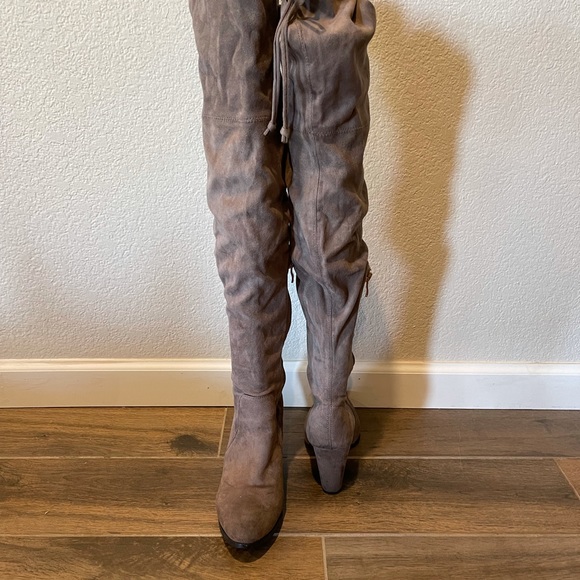 Catherine Malandrino Sorcha boot in Taupe - Picture 2 of 10